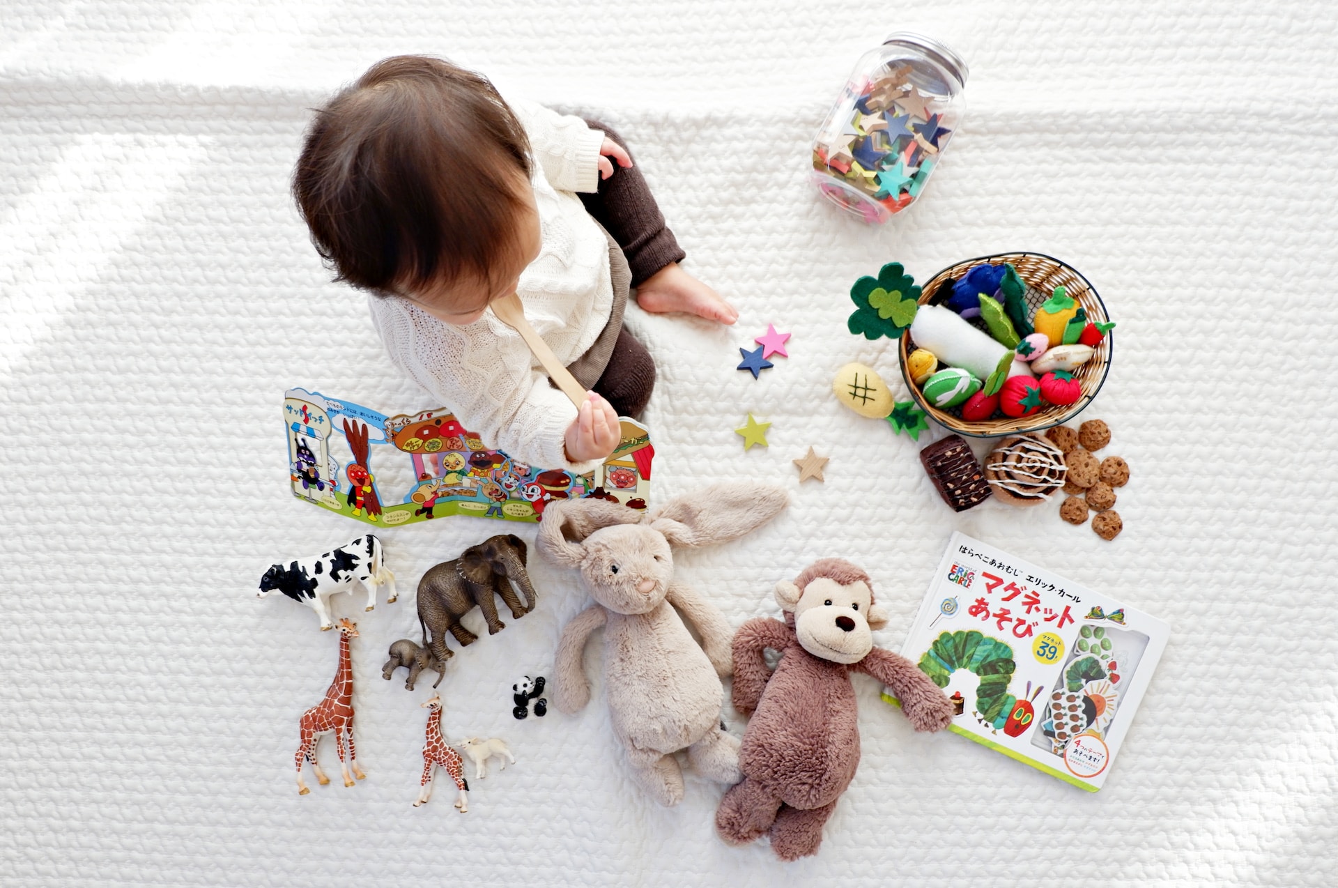 Jakie są najlepsze sposoby na zorganizowanie przestrzeni do zabawy dla dzieci?
